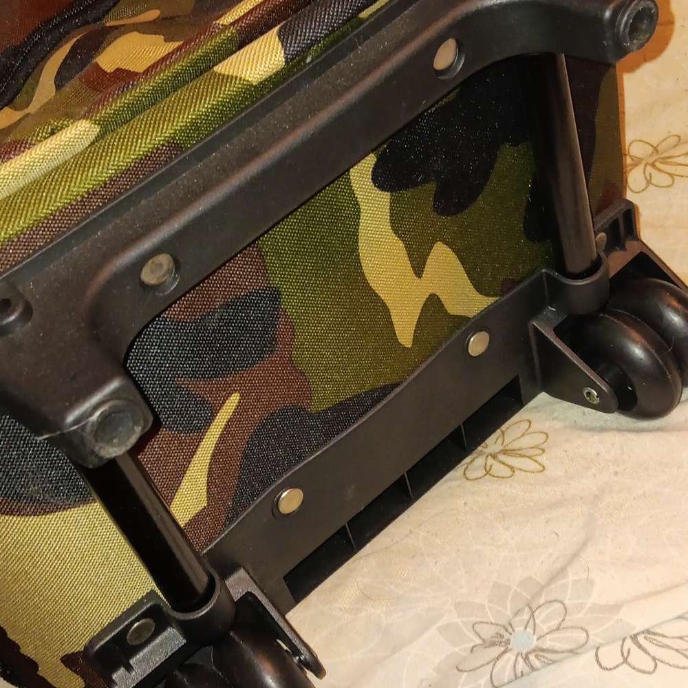 Rockland rolling backpack - Picture 5 of 6